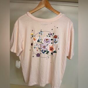 NWT Floral and planets Graphic Tee sz lg